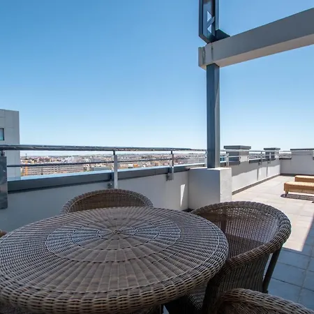 Center 4* Seville